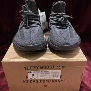Yeezy boost 350 V2 black non reflective